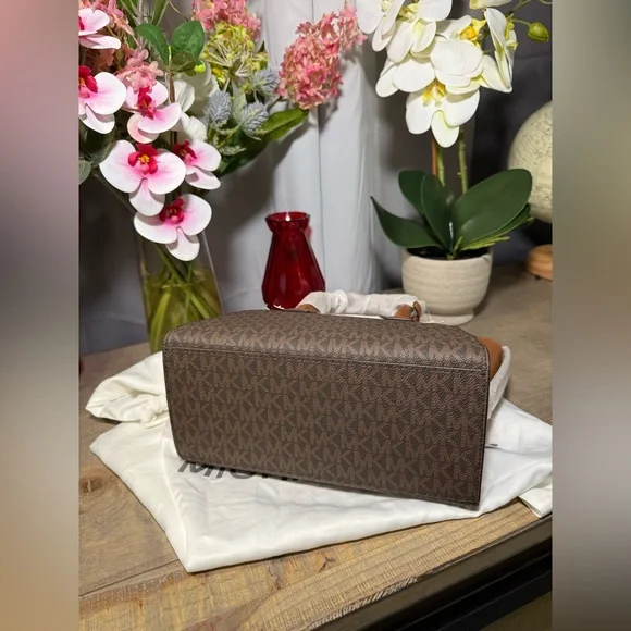 Michael Kors Avril Small Top Zip Satchel - Picture 4 of 5